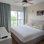 Апартаменти Z Widokiem Na Sky Tower *