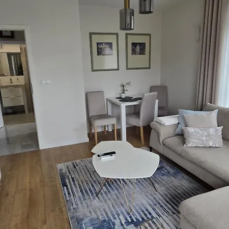 Апартаменти Z Widokiem Na Sky Tower